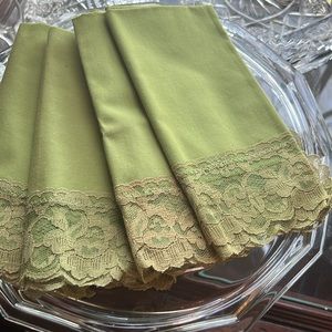 VTG Avocado Green Lace-Trimmed Napkins (x4)